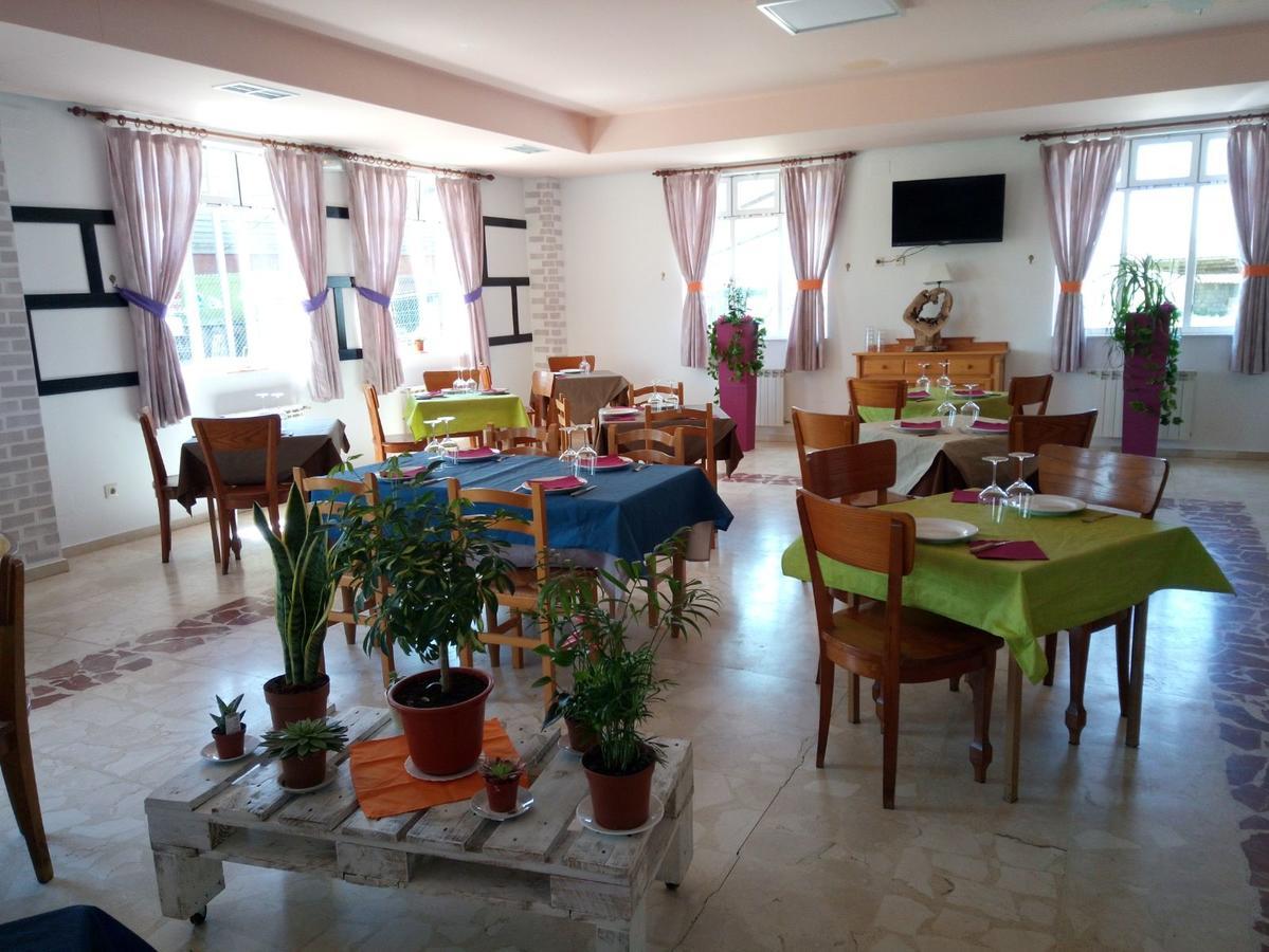 Hostal El Tropezon Matallana de Valmadrigal Exteriér fotografie