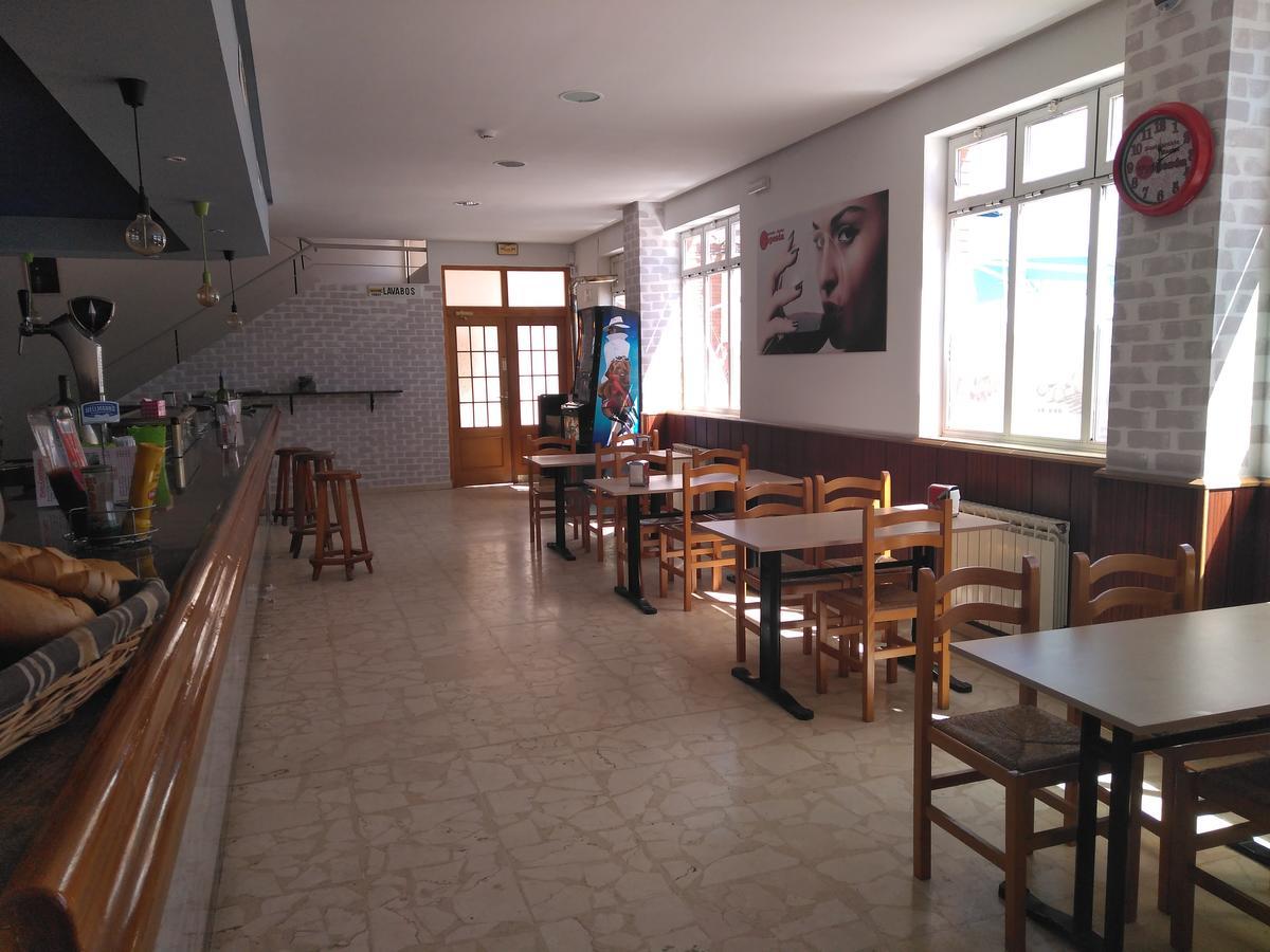 Hostal El Tropezon Matallana de Valmadrigal Exteriér fotografie