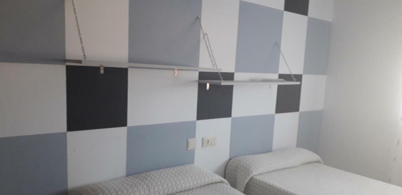 Hostal El Tropezon Matallana de Valmadrigal Exteriér fotografie