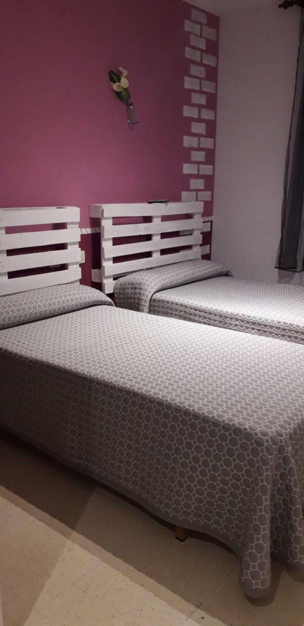 Hostal El Tropezon Matallana de Valmadrigal Exteriér fotografie